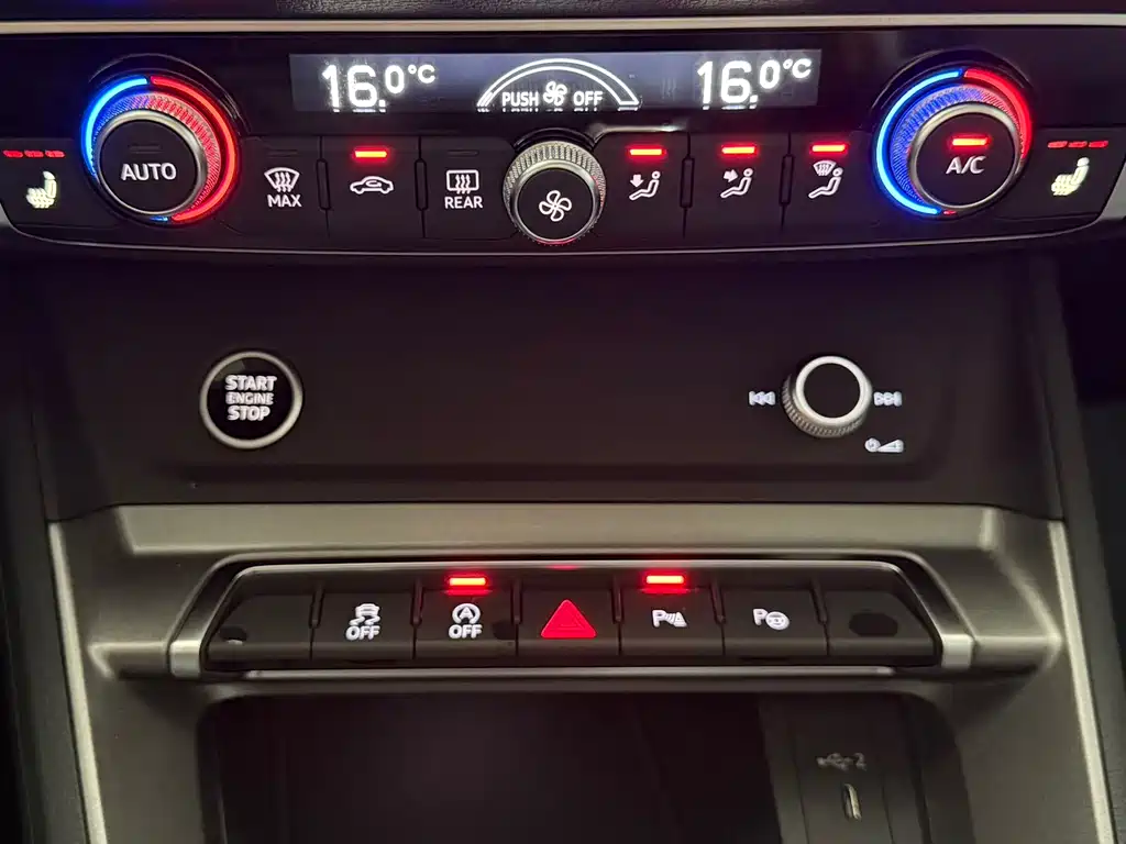 Audi Q3 2023 — фото 13
