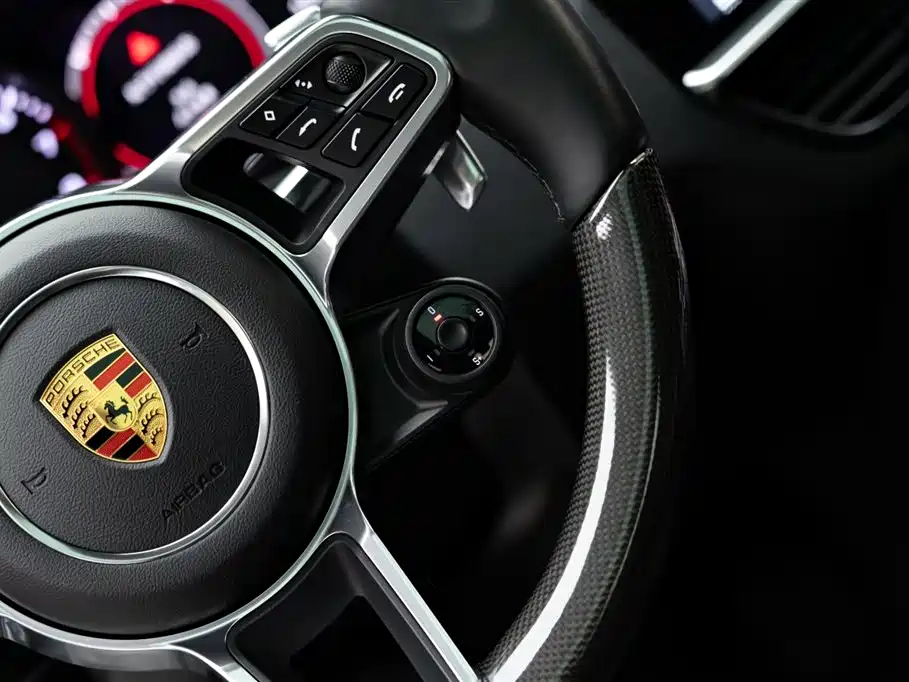 Porsche Cayenne 2019 — фото 19