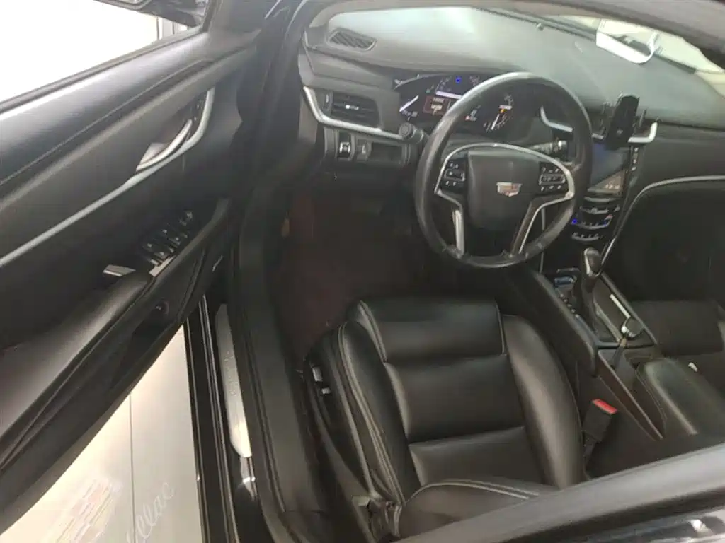 Cadillac XTS 2018 — фото 16