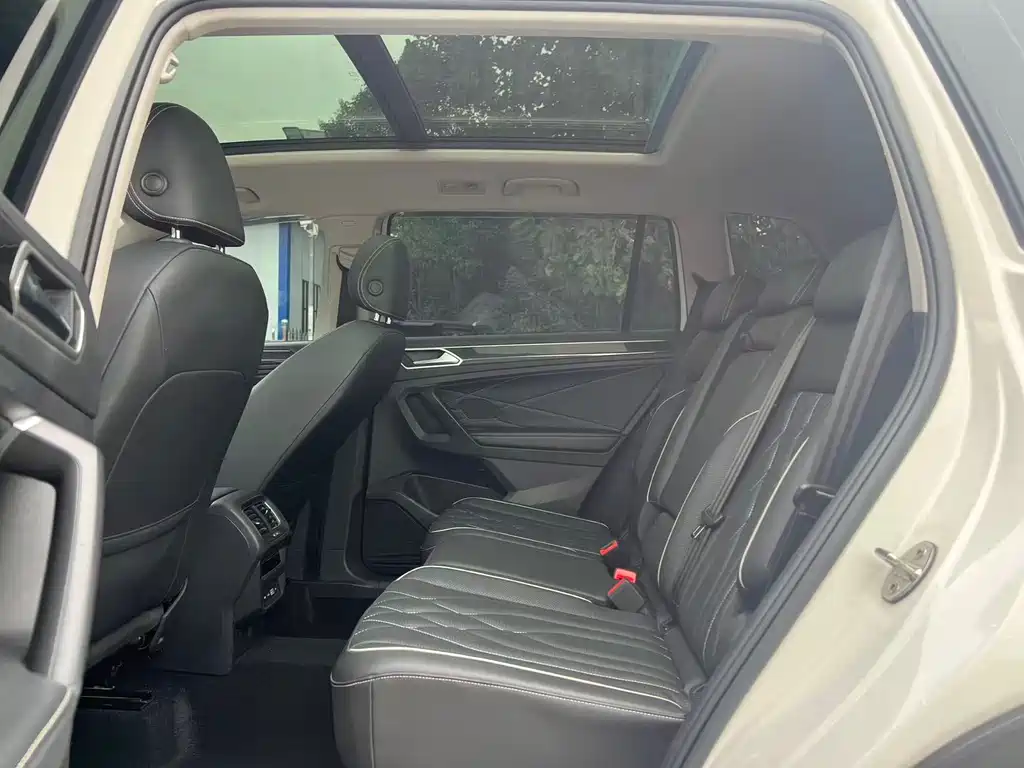 Volkswagen Tiguan L 2023