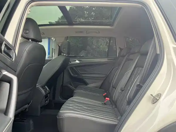 Volkswagen Tiguan L 2023