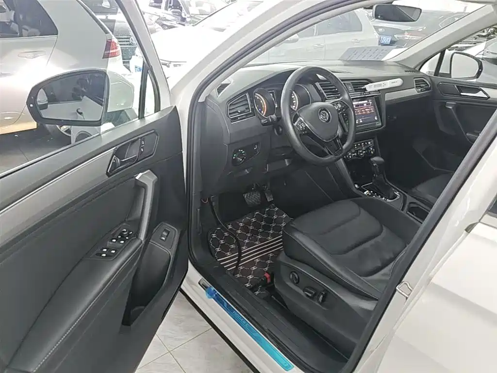 Volkswagen Tiguan L 2020 — фото 16