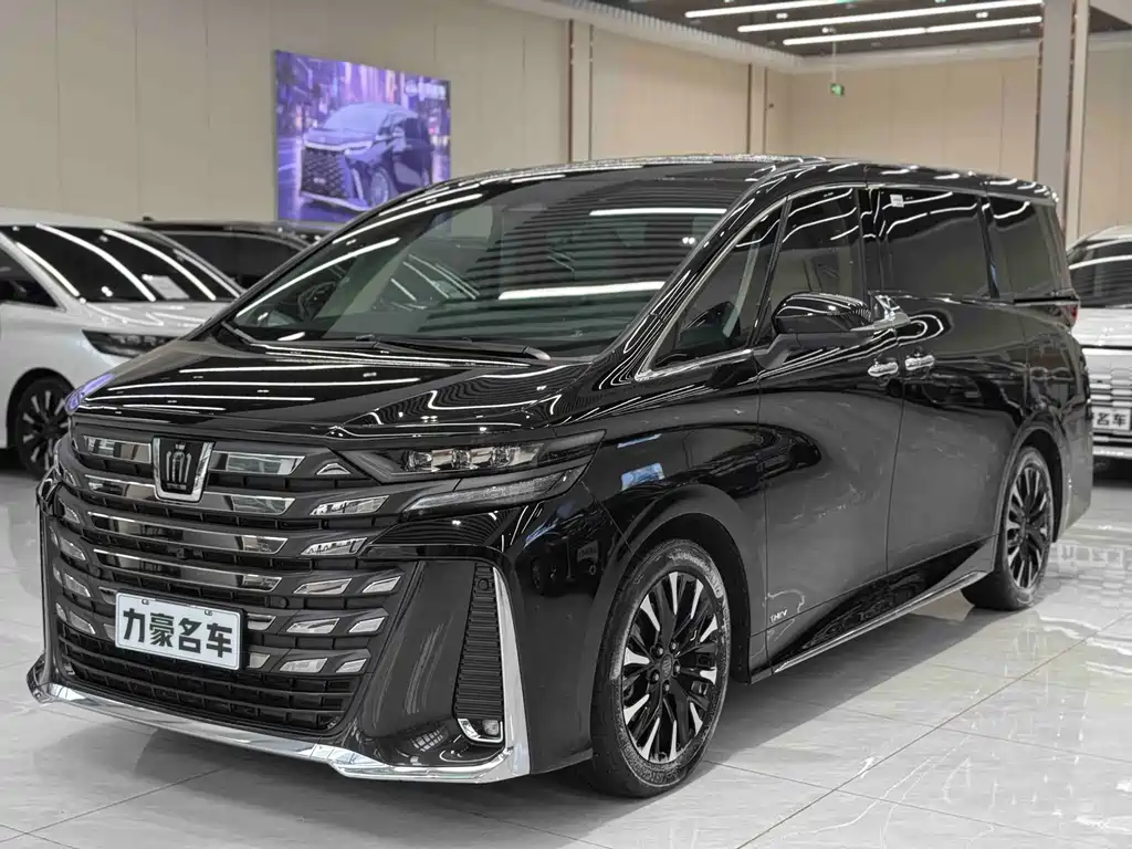 Toyota Vellfire 2024 — фото 1