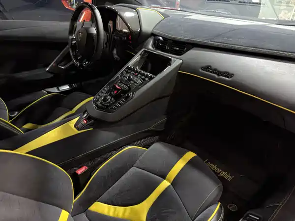 Lamborghini Aventador 2012