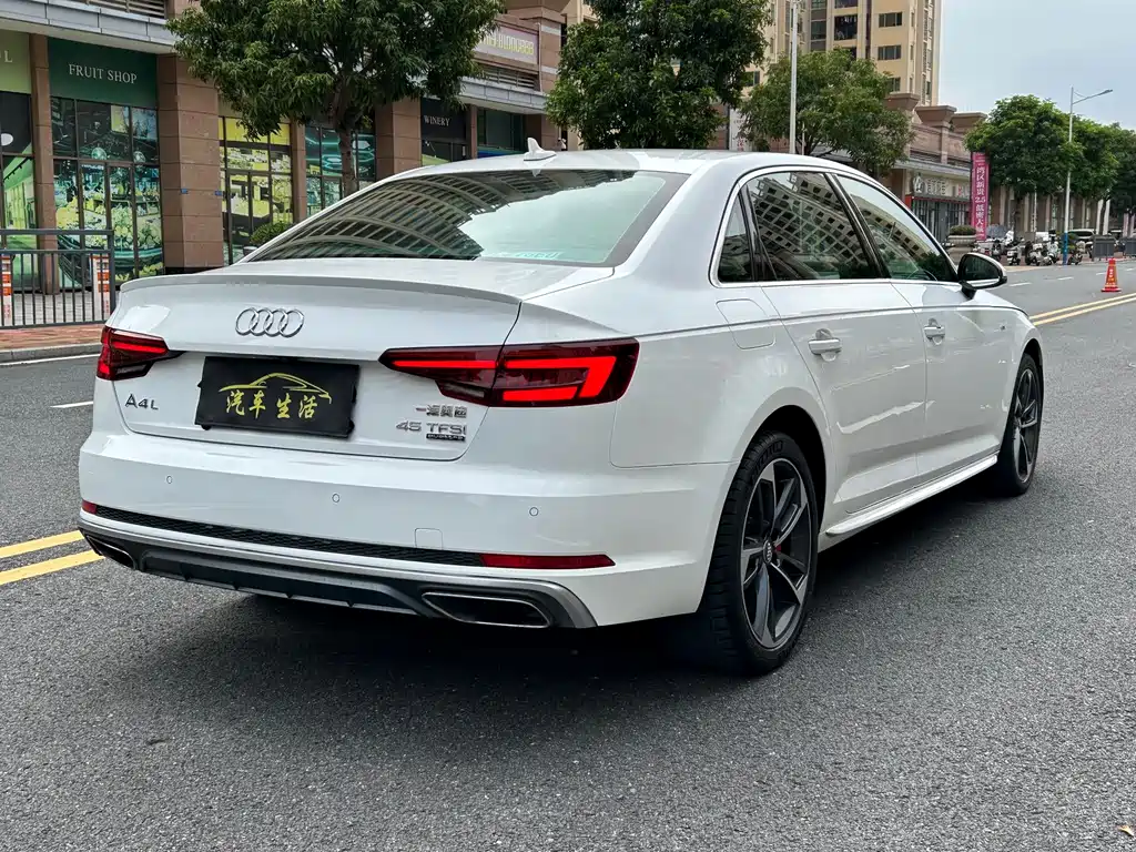 Audi A4L 2019 — фото 4