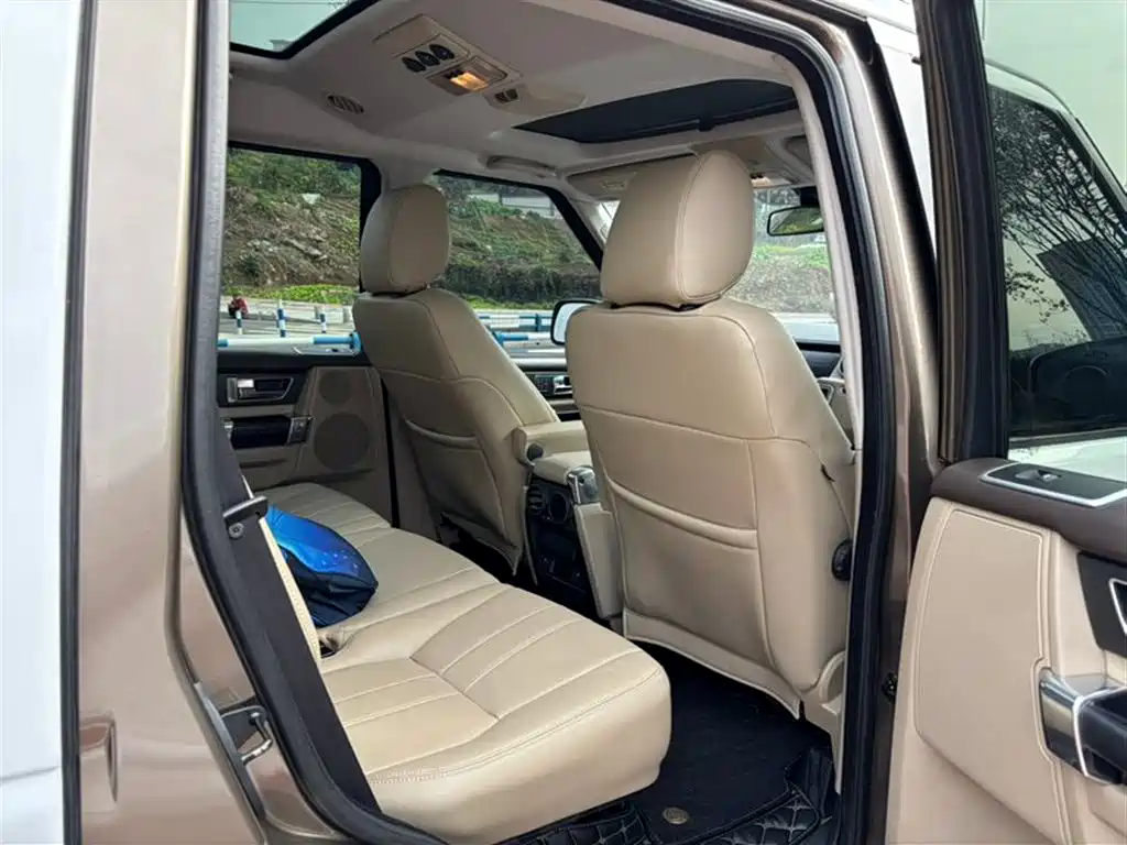 Land Rover Discovery 2011 — фото 10