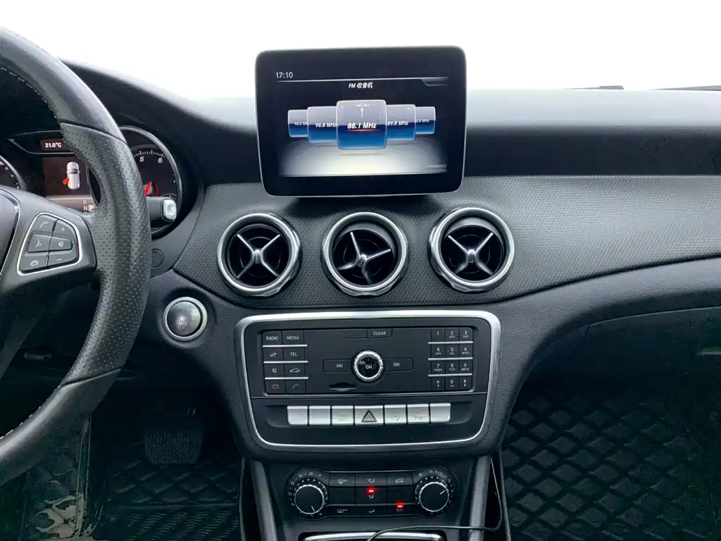 Mercedes-Benz GLA 2019 — фото 20