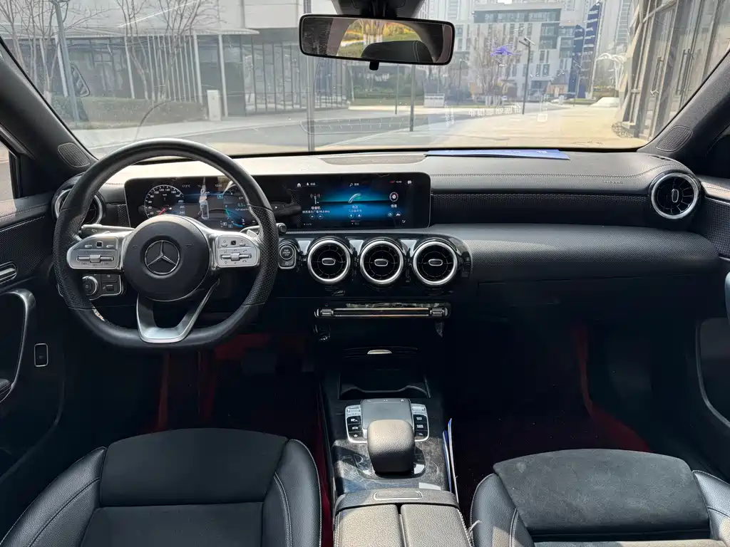 Mercedes-Benz A-Class 2019 — фото 14