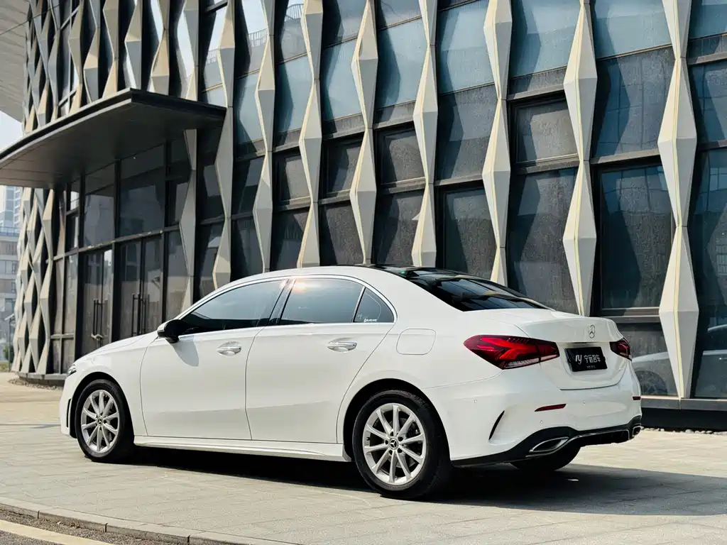 Mercedes-Benz A-Class 2019 — фото 19