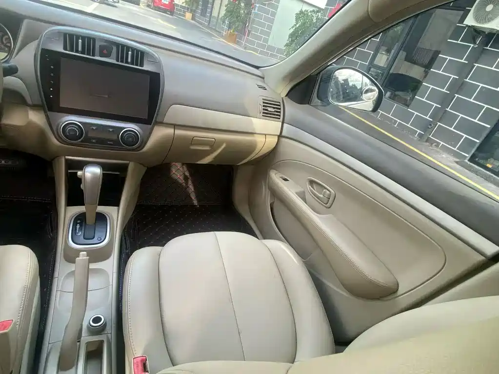 Nissan Sylphy 2016 — фото 17
