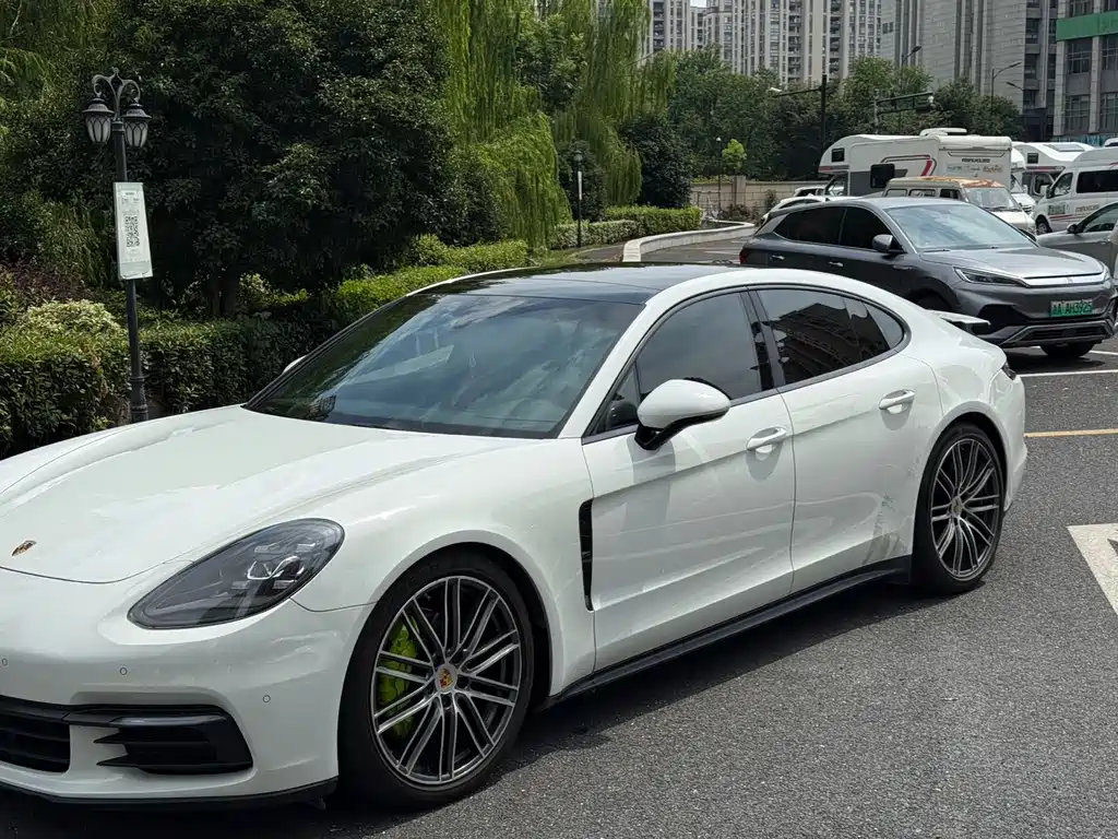 Porsche Panamera 2017 — фото 2
