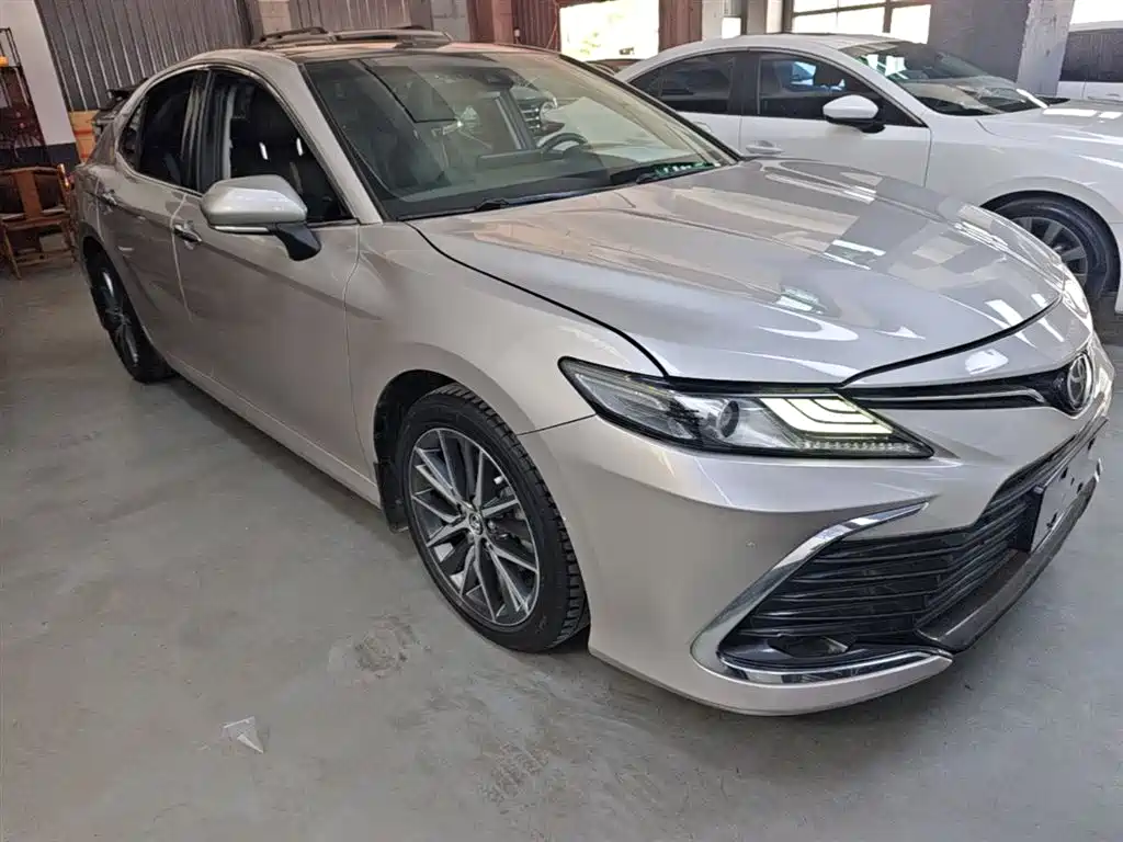 Toyota Camry 2021 — фото 4