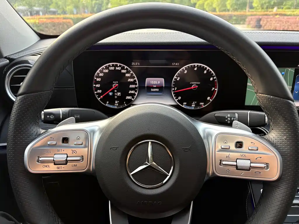 Mercedes-Benz E-Class 2020 — фото 24