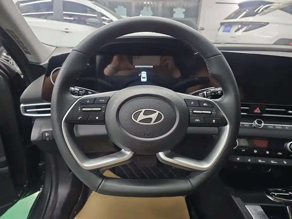 Hyundai Elantra 2025