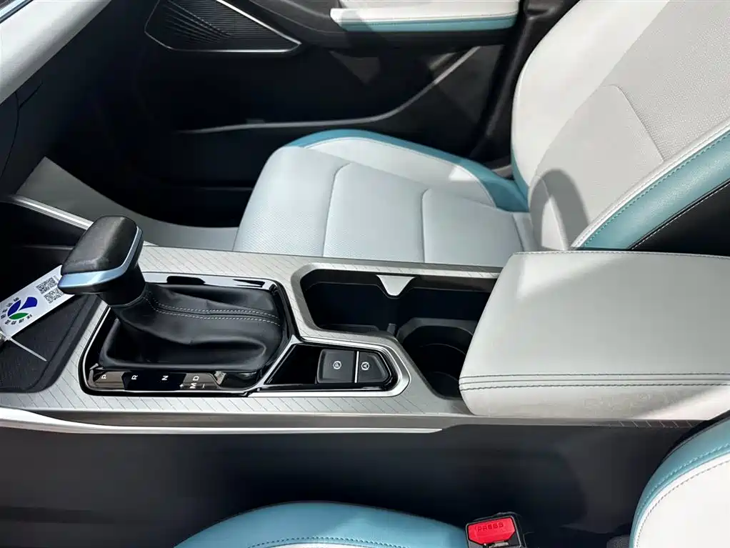 Geely Emgrand 2023 — фото 30