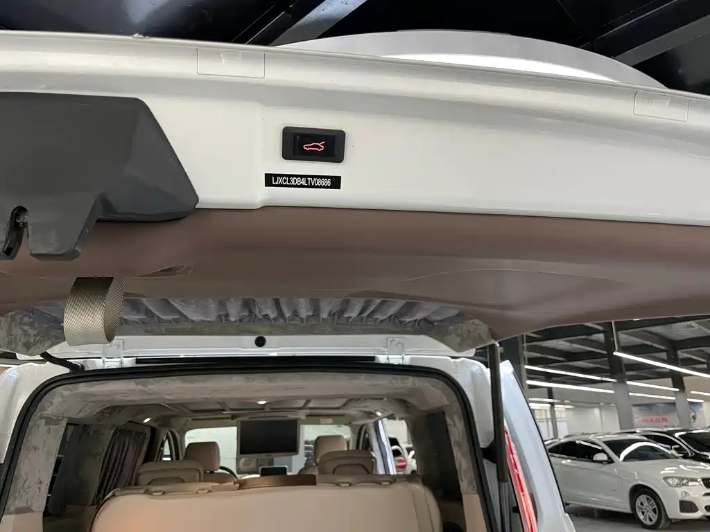 Ford Tourneo 2020 — фото 17