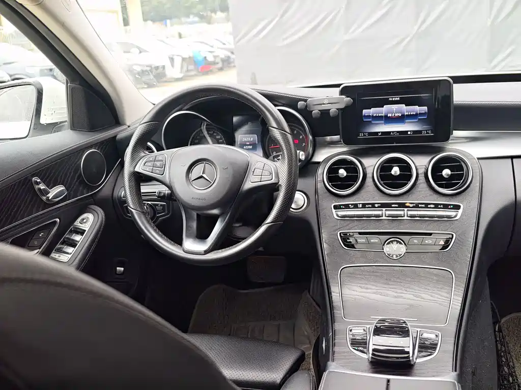Mercedes-Benz C-Class 2017 — фото 20