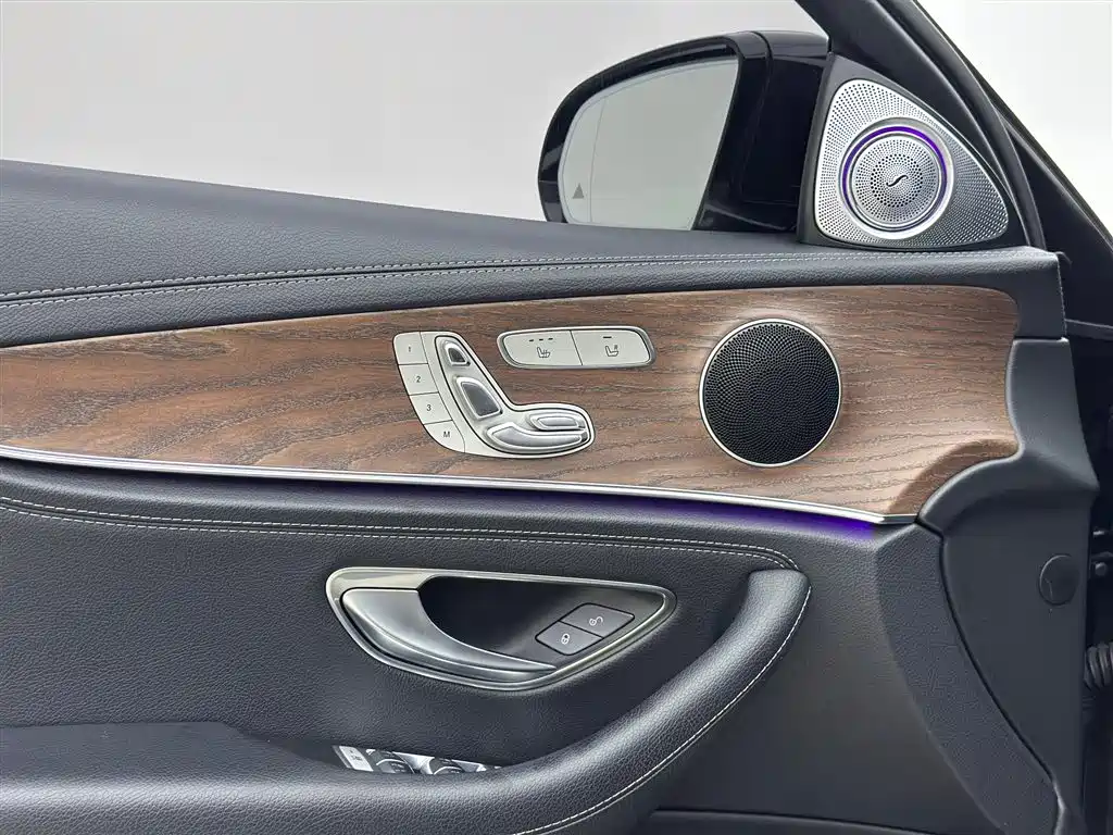 Mercedes-Benz E-Class 2021 — фото 14