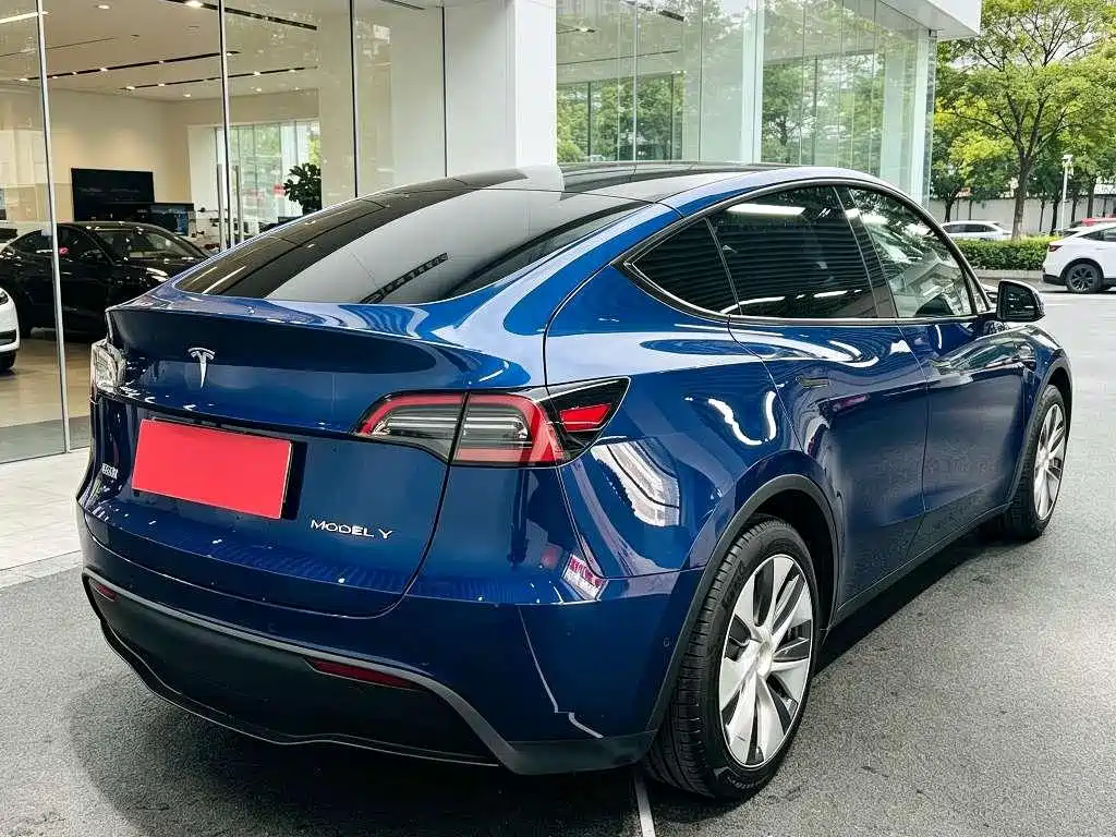 Tesla Model Y 2023 — фото 4