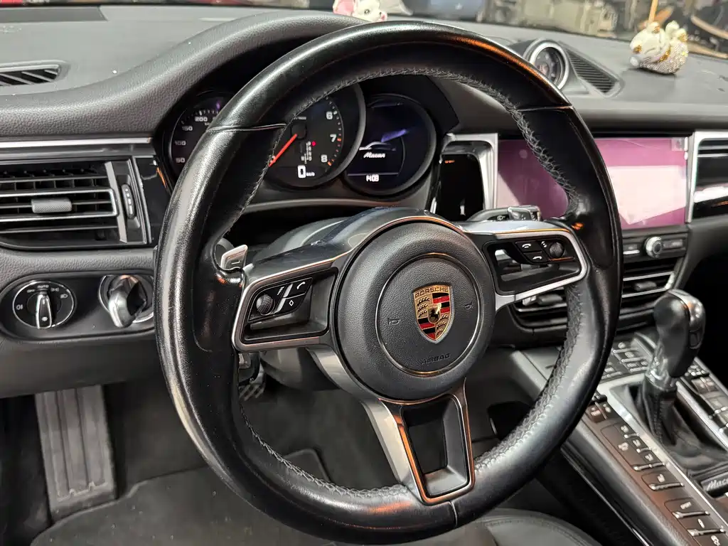Porsche Macan 2019 — фото 28