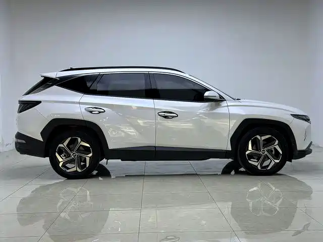 Hyundai Tucson 2022 — фото 8