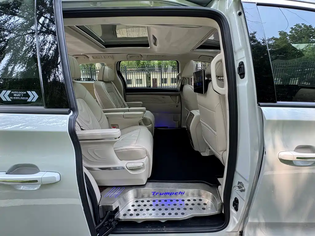 GAC Motor Trumpchi M8 2022 — фото 16