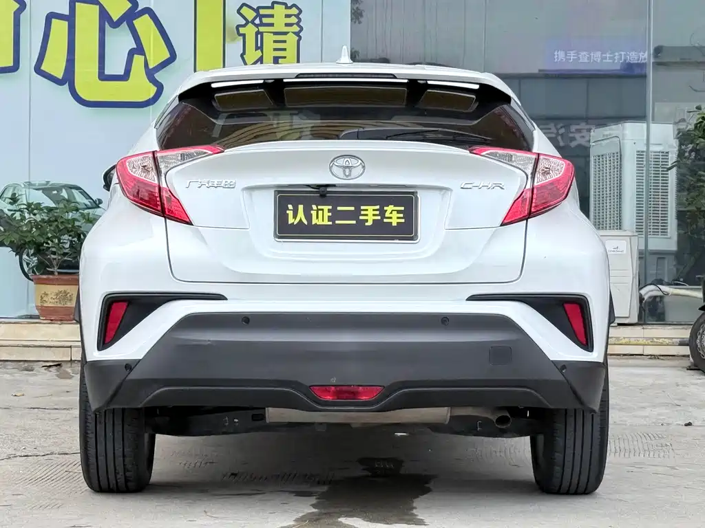 Toyota C-HR 2023 — фото 14