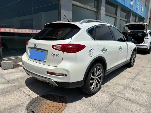 Infiniti QX50 2015