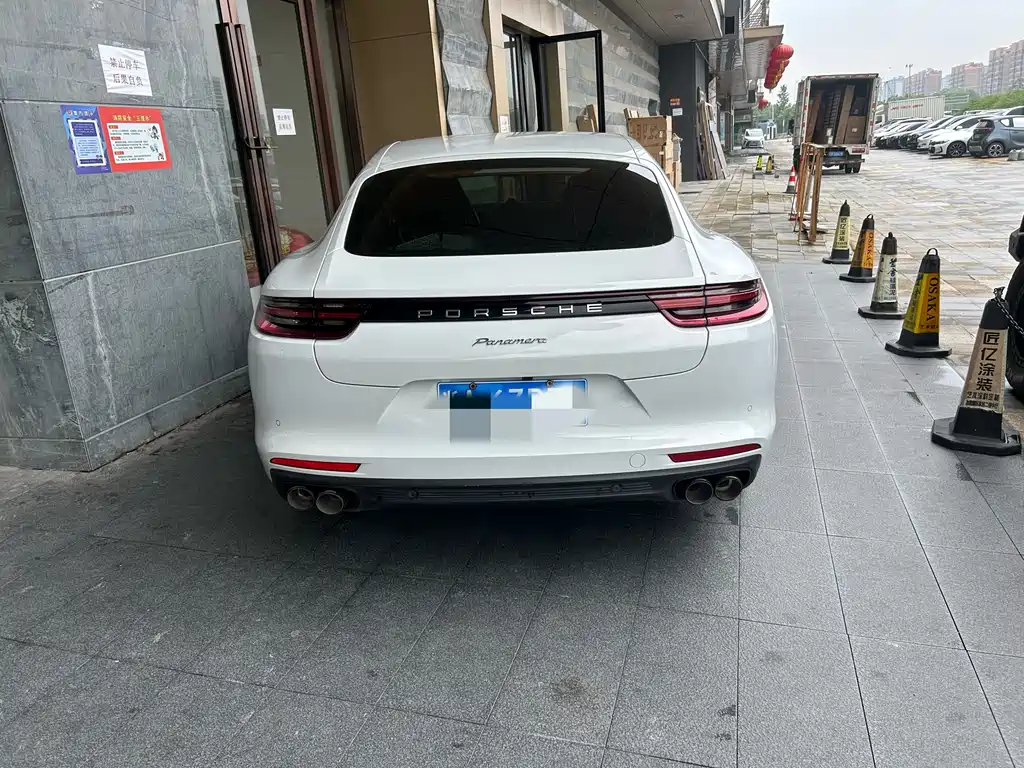 Porsche Panamera 2017 — фото 14