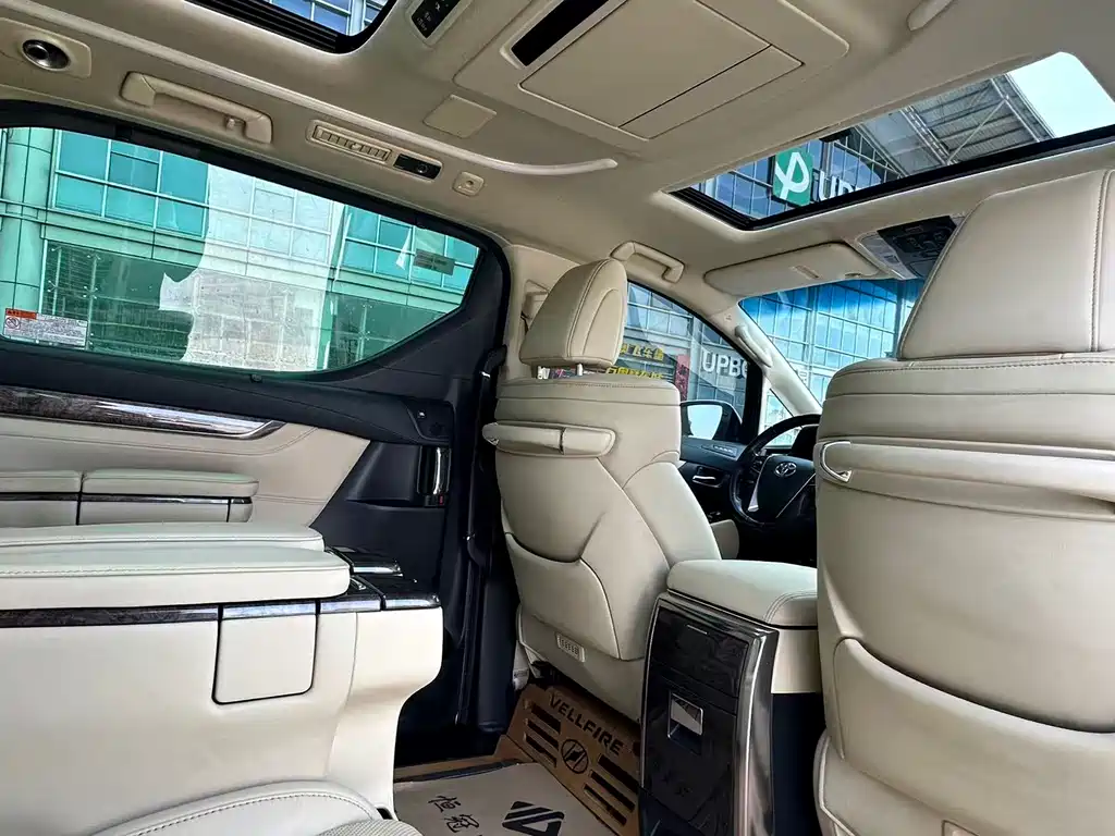 Toyota Vellfire 2021 — фото 9
