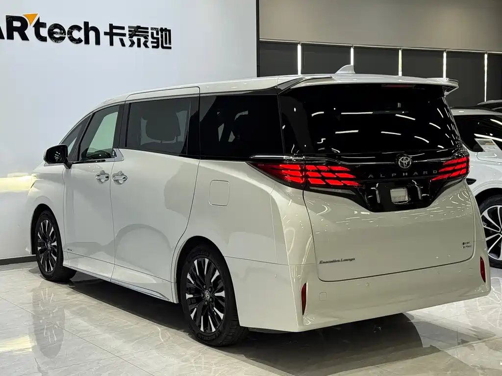 Toyota Alphard 2026 — фото 5