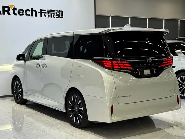 Toyota Alphard 2026