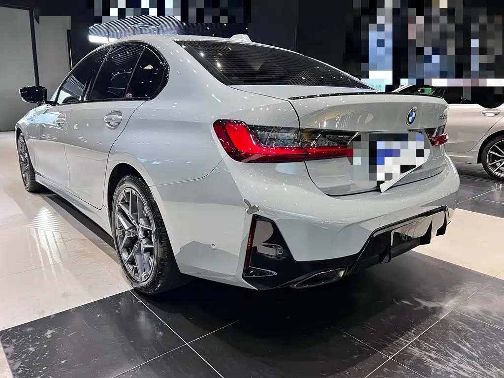 BMW 3 Series 2025 — фото 18