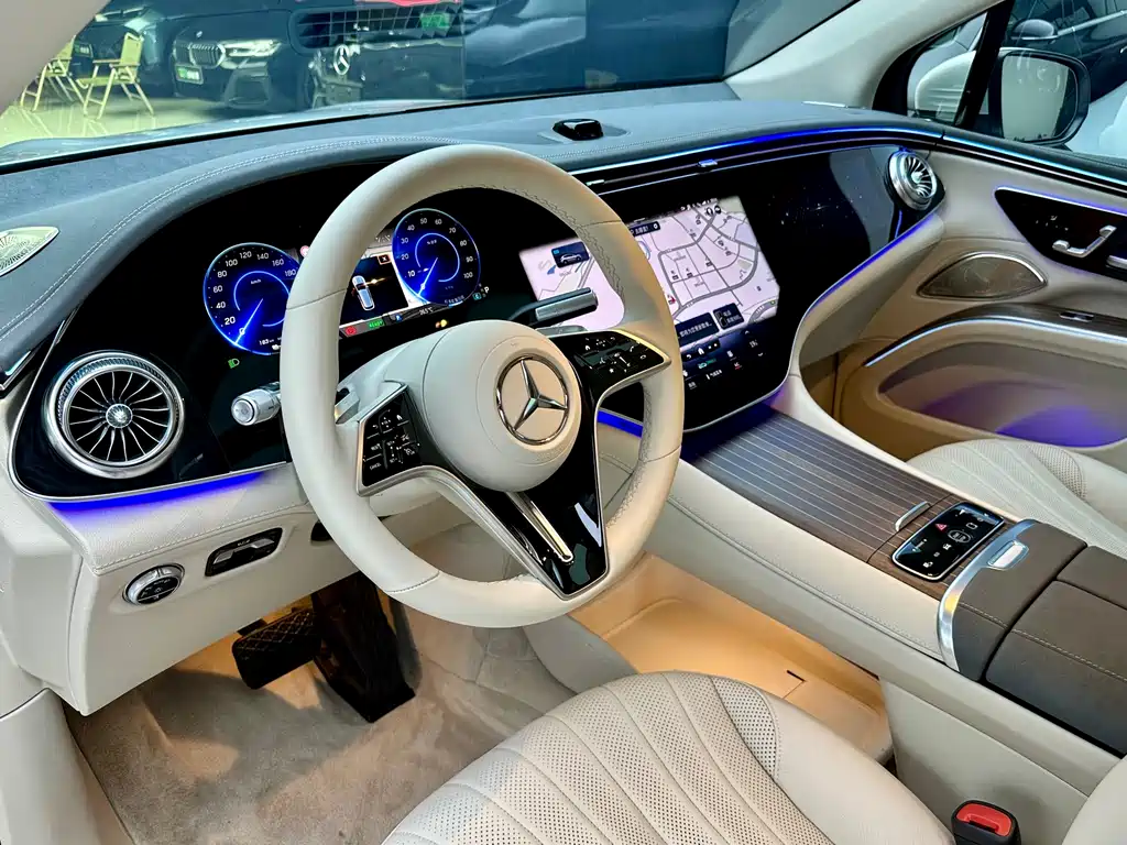 Mercedes-Benz EQS SUV 2023 — фото 8