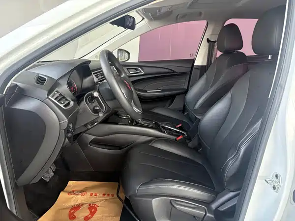 Roewe i5 2019