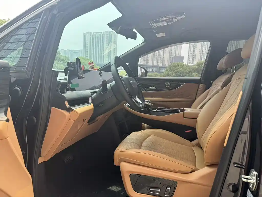 Fengxing Xinghai V9 2025