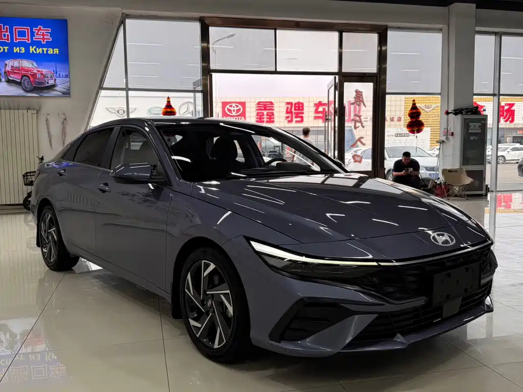 Hyundai Elantra 2023