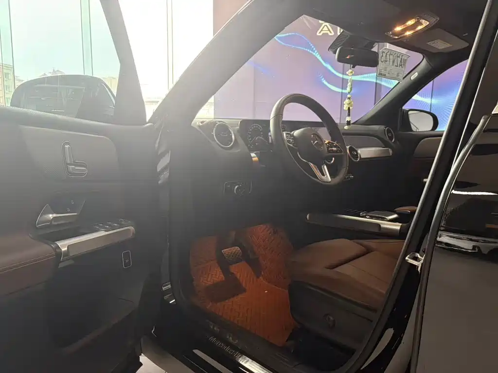 Mercedes-Benz GLB 2021
