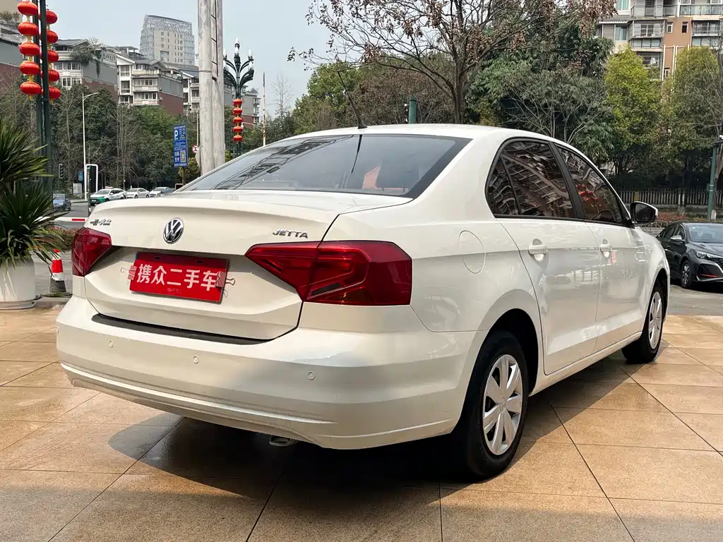 Volkswagen Jetta 2018 — фото 15