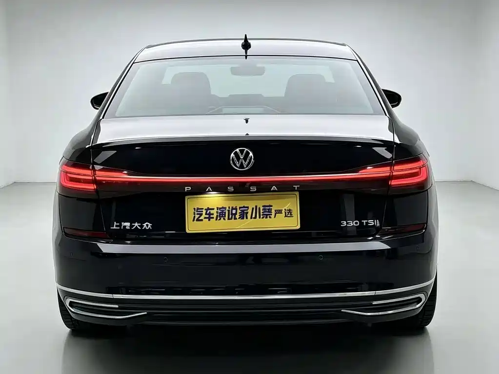 Volkswagen Passat 2023 — фото 12