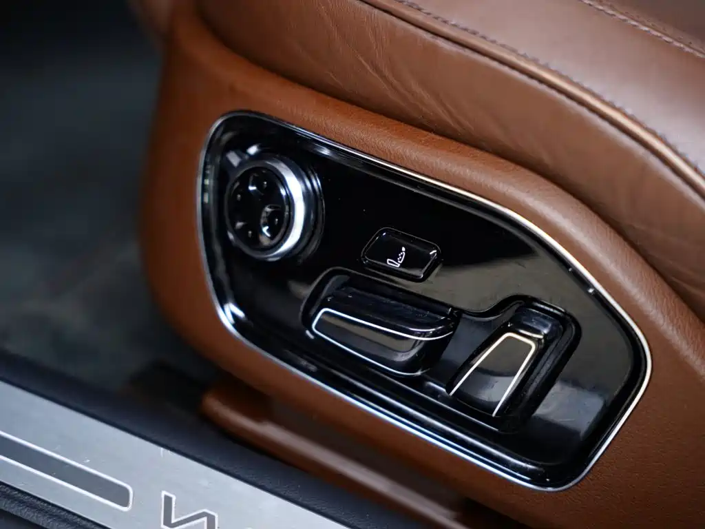 Audi A8 2013 — фото 32
