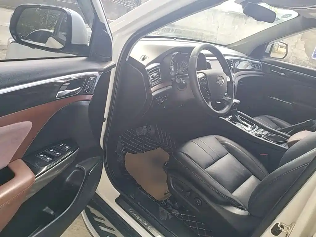 GAC Motor Trumpchi GS8 2018 — фото 16