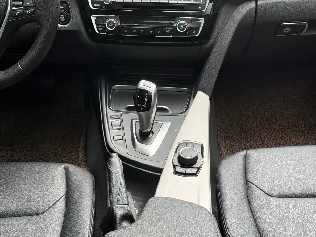BMW 3 Series GT 2017 — фото 25