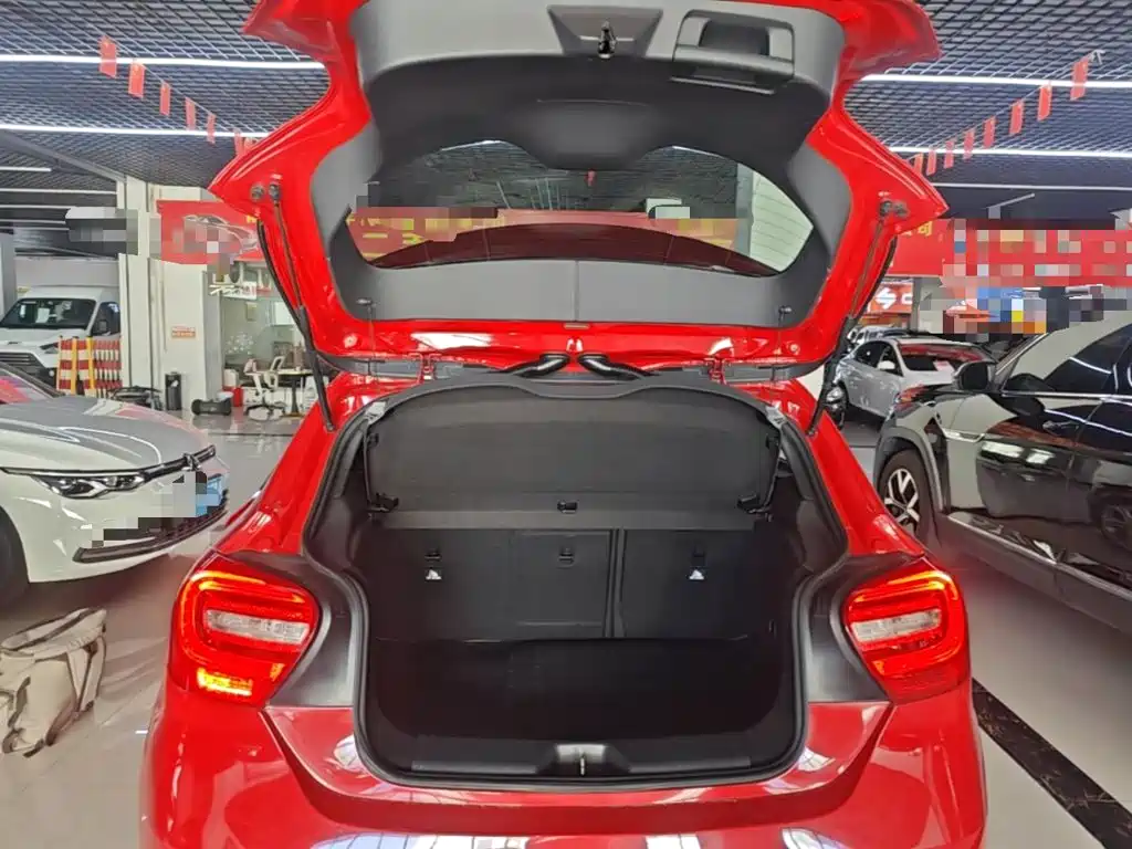 Mercedes-Benz A-Class 2015 — фото 19