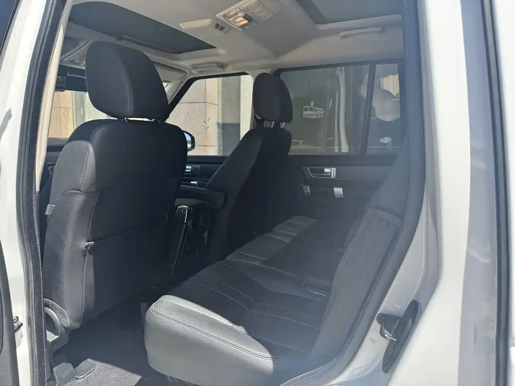 Land Rover Discovery 2016 — фото 15