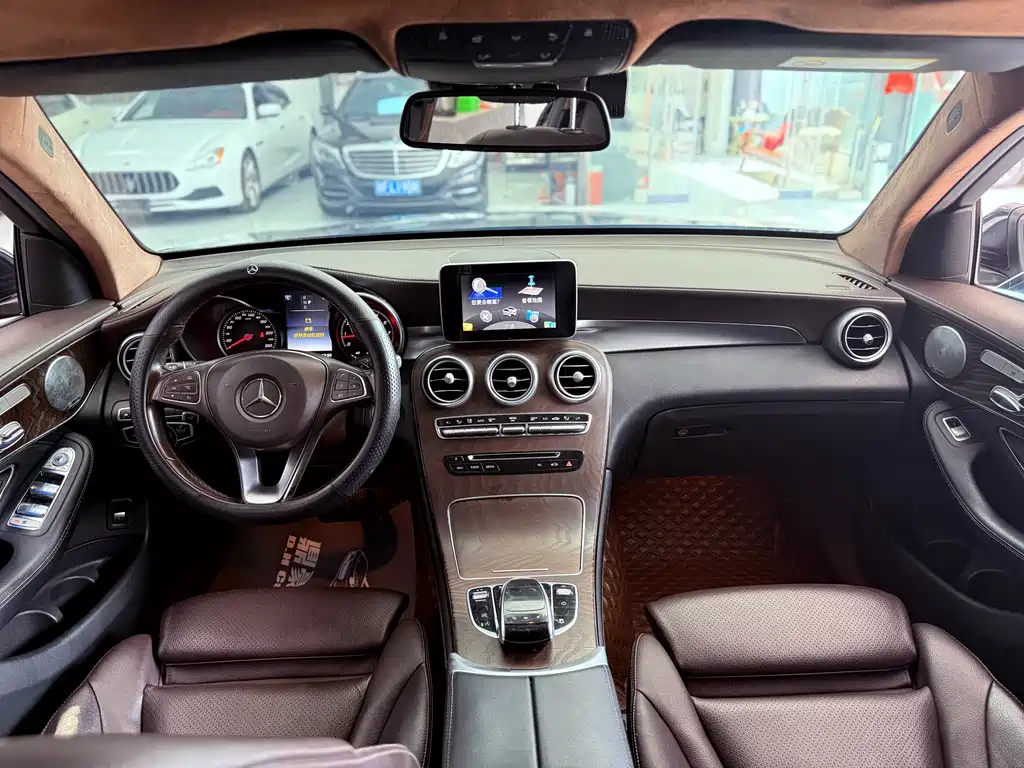 Mercedes-Benz GLC 2017 — фото 10
