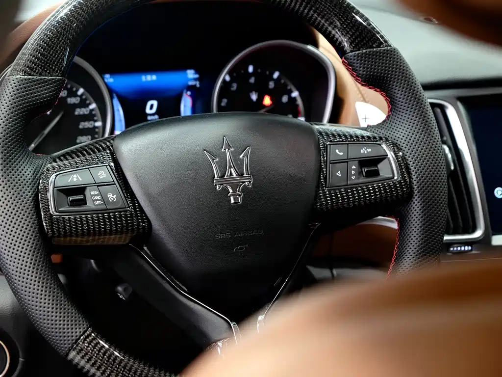 Maserati Levante 2016 — фото 17