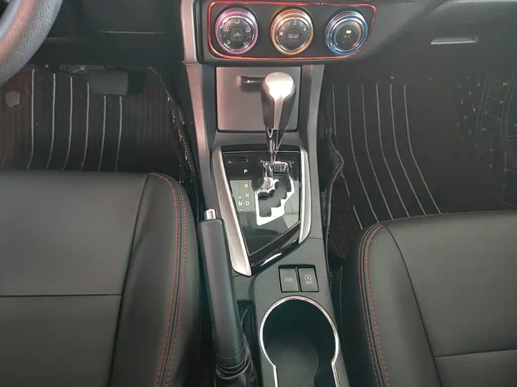 Toyota Corolla 2018 — фото 14