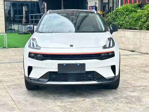 Lynk & Co 06 2022