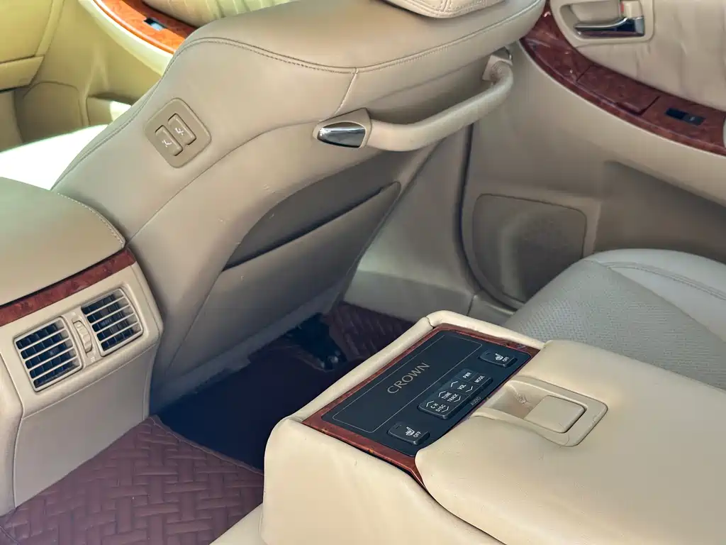 Toyota Crown 2008 — фото 12